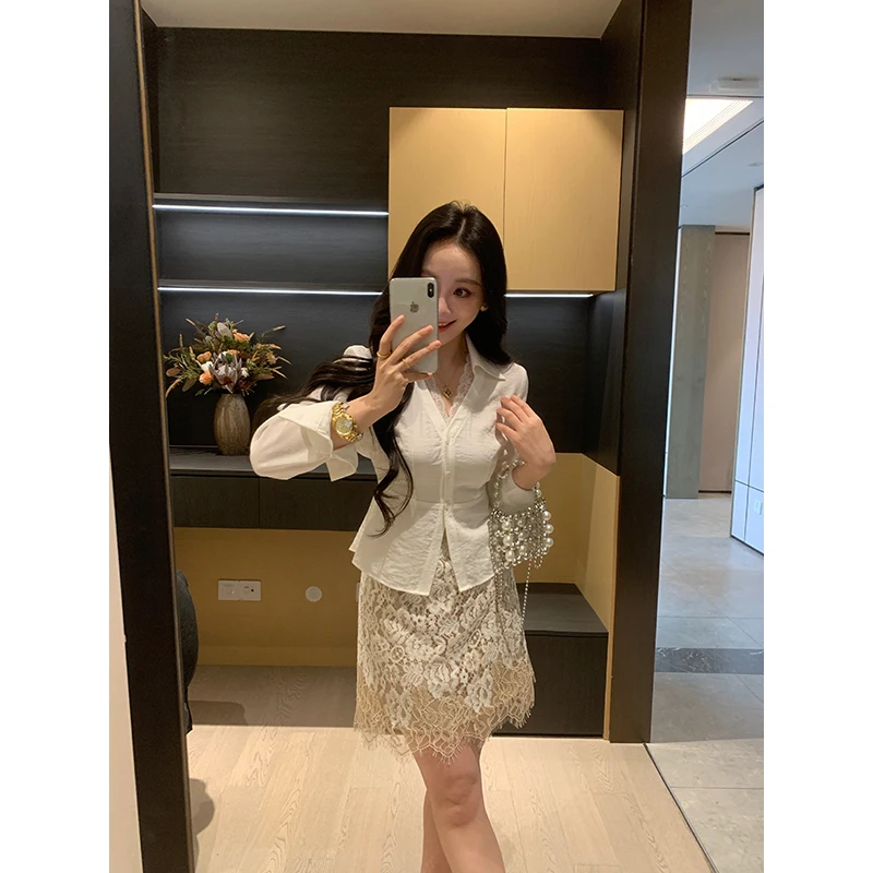 Spring V-ne Waist-cinching Lace irt And f-skirt Slimming Set for Women Casual Sle Nylon And Regenerated Cellulose Fiber
Spring V-ne Waist-cinching Lace irt And f-skirt Slimming Set for Women Casual Sle Nylon And Regenerated Cellulose Fiber