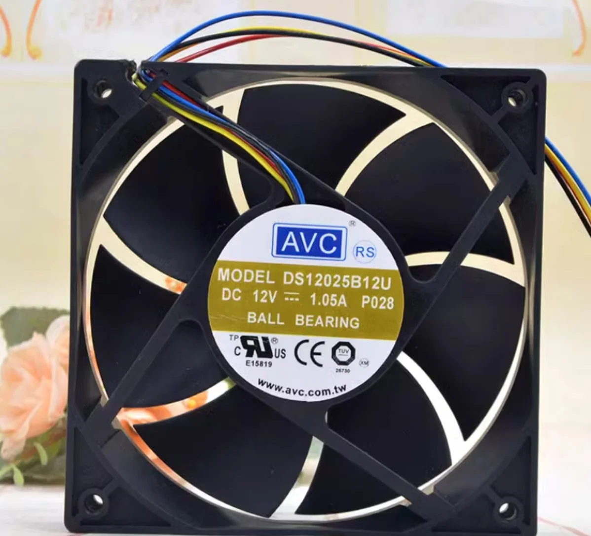 Оригинальный AVC DS12025B12U 12 В 1,05 А 12025 4-проводной ШИМ корпус источника питания охлаждающий вентилятор
Оригинальный AVC DS12025B12U 12 В 1,05 А 12025 4-проводной ШИМ корпус источника питания охлаждающий вентилятор