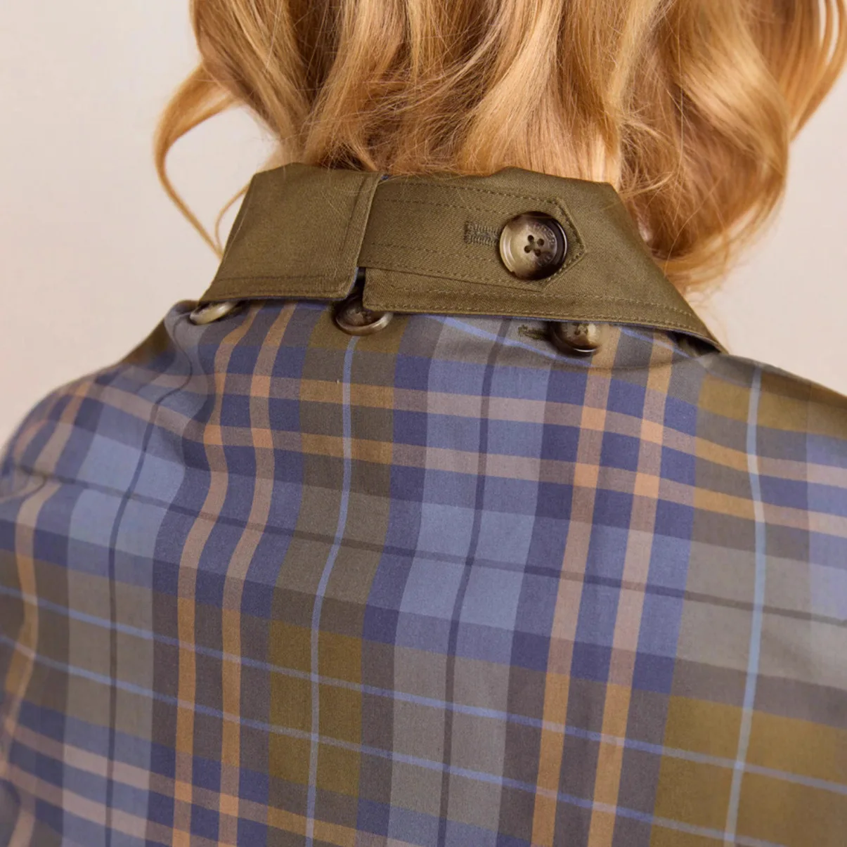 2025 Autumn and Winter New Women's Sleeve Embroidered Pocket Reversible Jacket Collared Long
2025 Autumn and Winter New Women's Sleeve Embroidered Pocket Reversible Jacket Collared Long