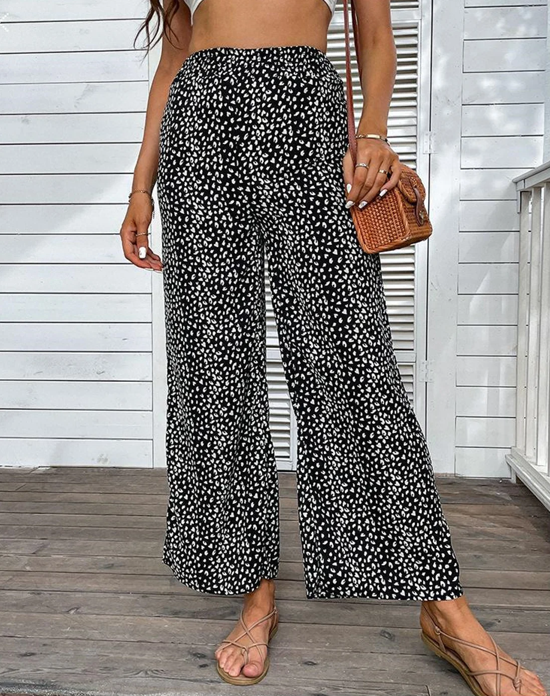 Summer New Fashion Women's Black Leopard Print Holiday Style Casual Wide Leg Nine-point Pants
Summer New Fashion Women's Black Leopard Print Holiday Style Casual Wide Leg Nine-point Pants