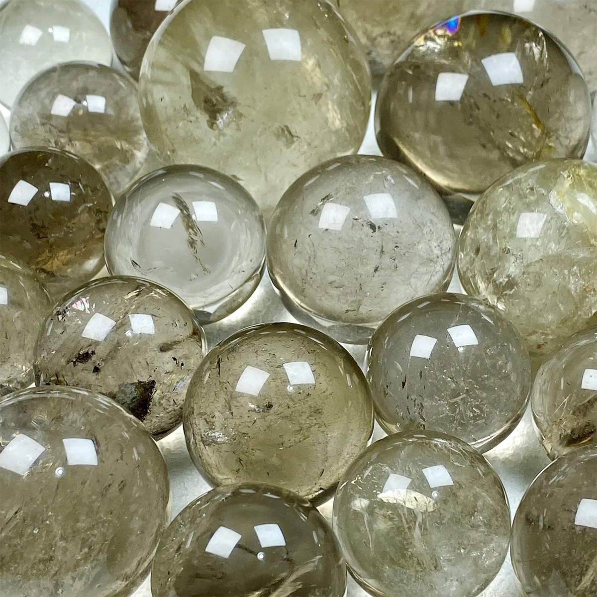 1PC Natural And Exquisite Smokey Quartz Crystal Sphere Home Office Desktop Decoration Energy Crystal Gem Ball Gift
1PC Natural And Exquisite Smokey Quartz Crystal Sphere Home Office Desktop Decoration Energy Crystal Gem Ball Gift