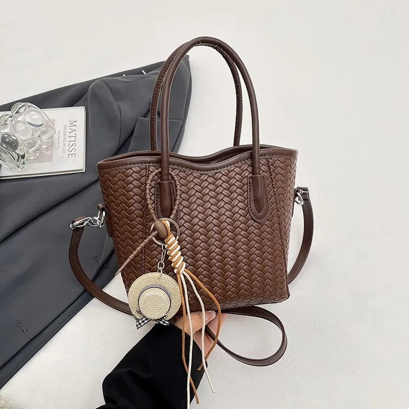 Luxury Designer Diaper Bag Women Leather Handbag High End Minimalist Elegant Solid Color Shoulder Bag For Party Shopping
Luxury Designer Diaper Bag Women Leather Handbag High End Minimalist Elegant Solid Color Shoulder Bag For Party Shopping