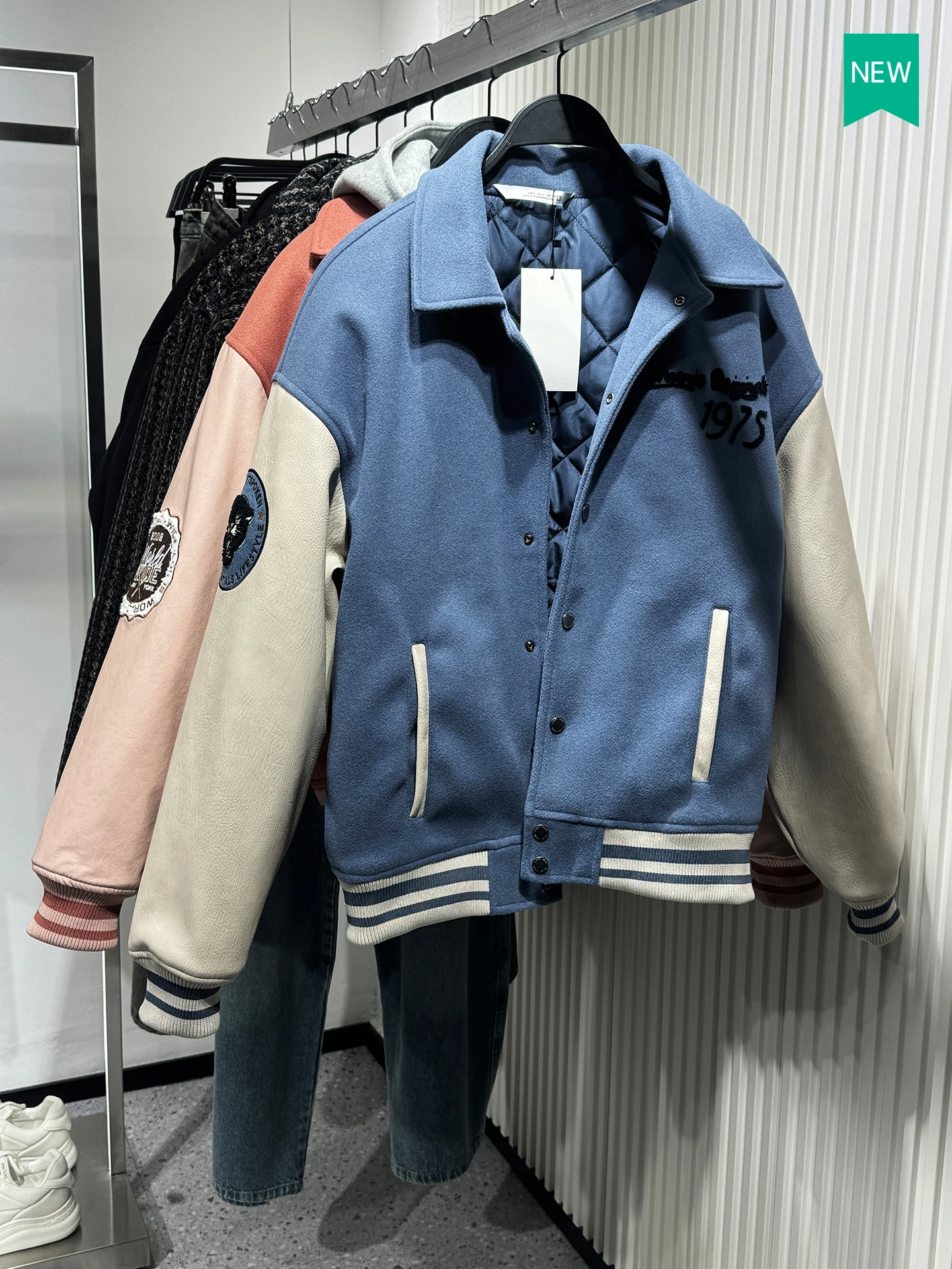 Patchwork Pilot Jaet Men's Autumn Winter New Sle Cotton Fill Flng Jaet Cool Sle Long Sve Warmth Faion Jaet
Patchwork Pilot Jaet Men's Autumn Winter New Sle Cotton Fill Flng Jaet Cool Sle Long Sve Warmth Faion Jaet