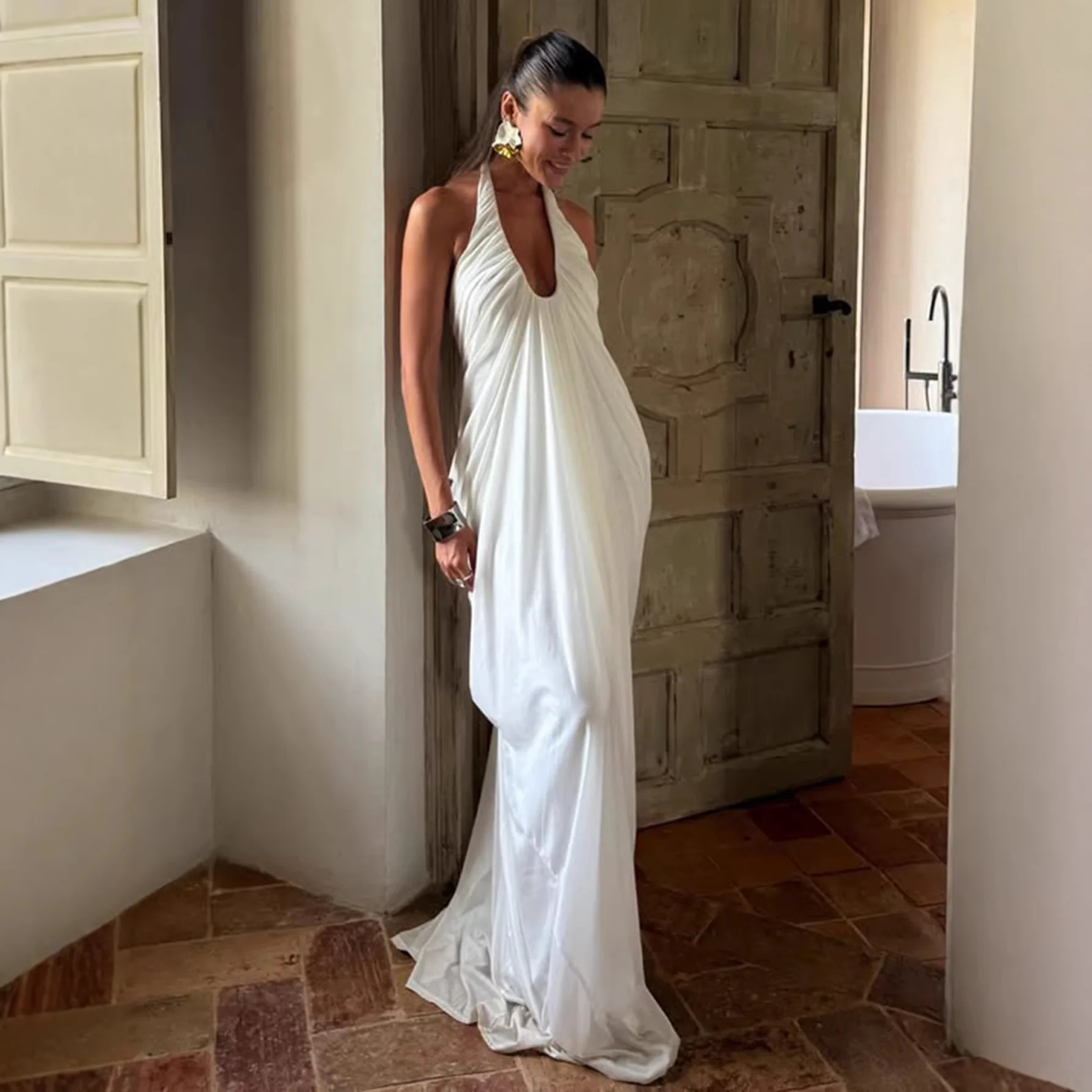 2026 Summer New Backless Sleeveless V-neck Pleated Long Neck Mesh Dress
2026 Summer New Backless Sleeveless V-neck Pleated Long Neck Mesh Dress
