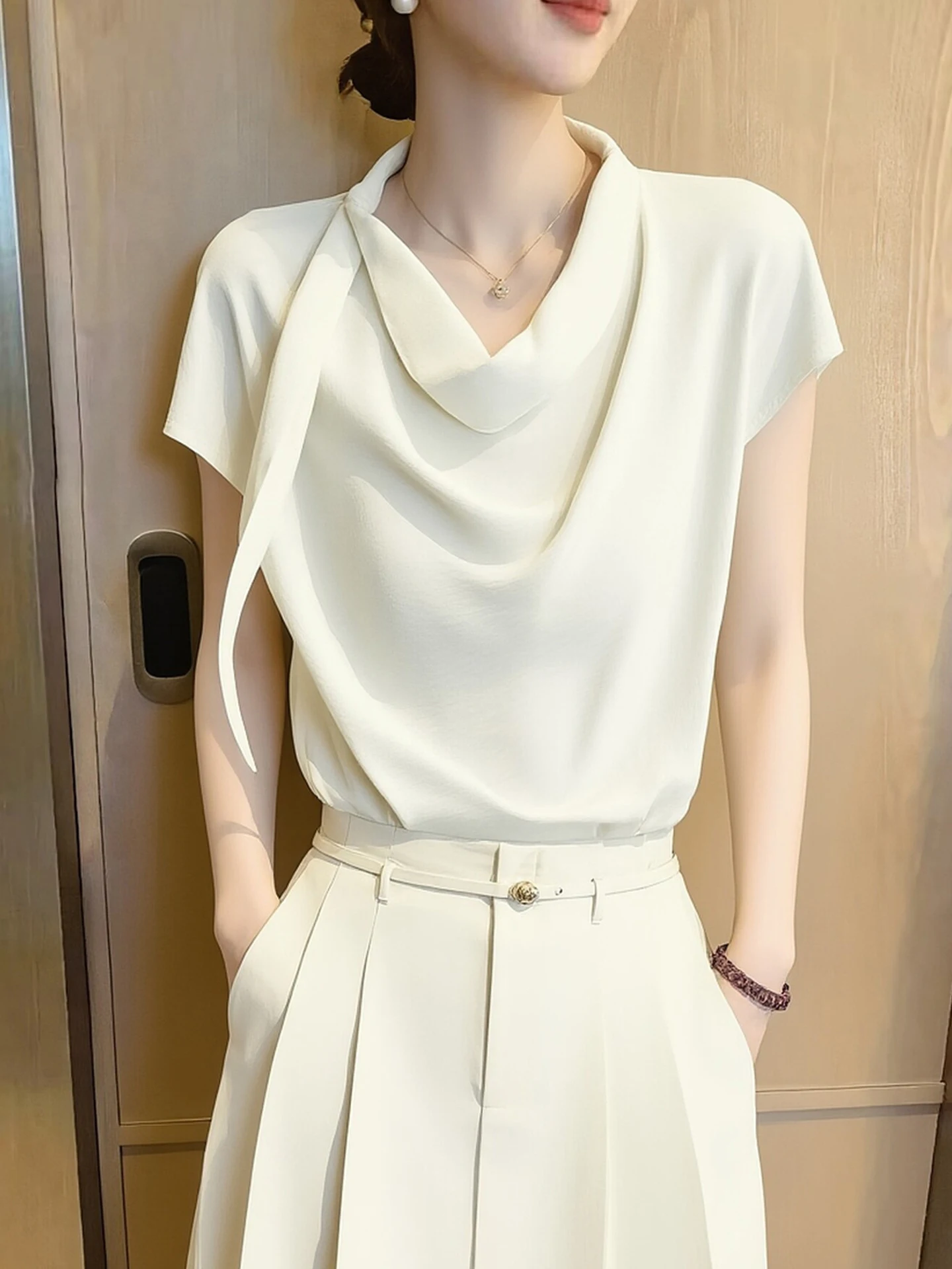 Summer Soft Skin-friendly Short Sleeve Women's Shirt Korean Style Pure Color Versatile Design Sensation Overhead Top
Summer Soft Skin-friendly Short Sleeve Women's Shirt Korean Style Pure Color Versatile Design Sensation Overhead Top