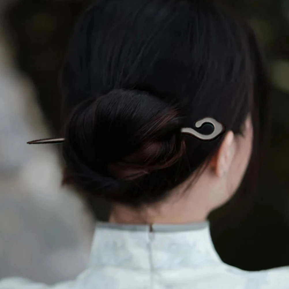 Vintage Wooden Stick Women Black Sandalwood Hairpin Durable Elegant Pattern Secure Holder For Weddings Banquets Buns Long Hair
Vintage Wooden Stick Women Black Sandalwood Hairpin Durable Elegant Pattern Secure Holder For Weddings Banquets Buns Long Hair