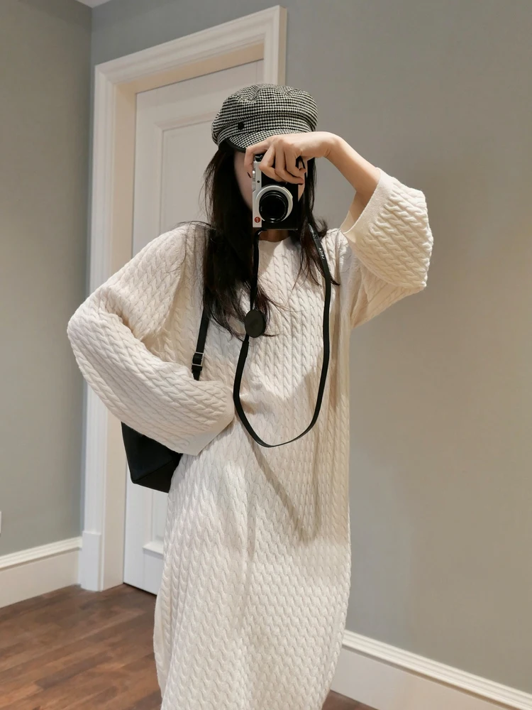 Korean simple cashmere sweater women's western-style dress loose fashion over-the-knee knit skirt slim wild white dress
Korean simple cashmere sweater women's western-style dress loose fashion over-the-knee knit skirt slim wild white dress