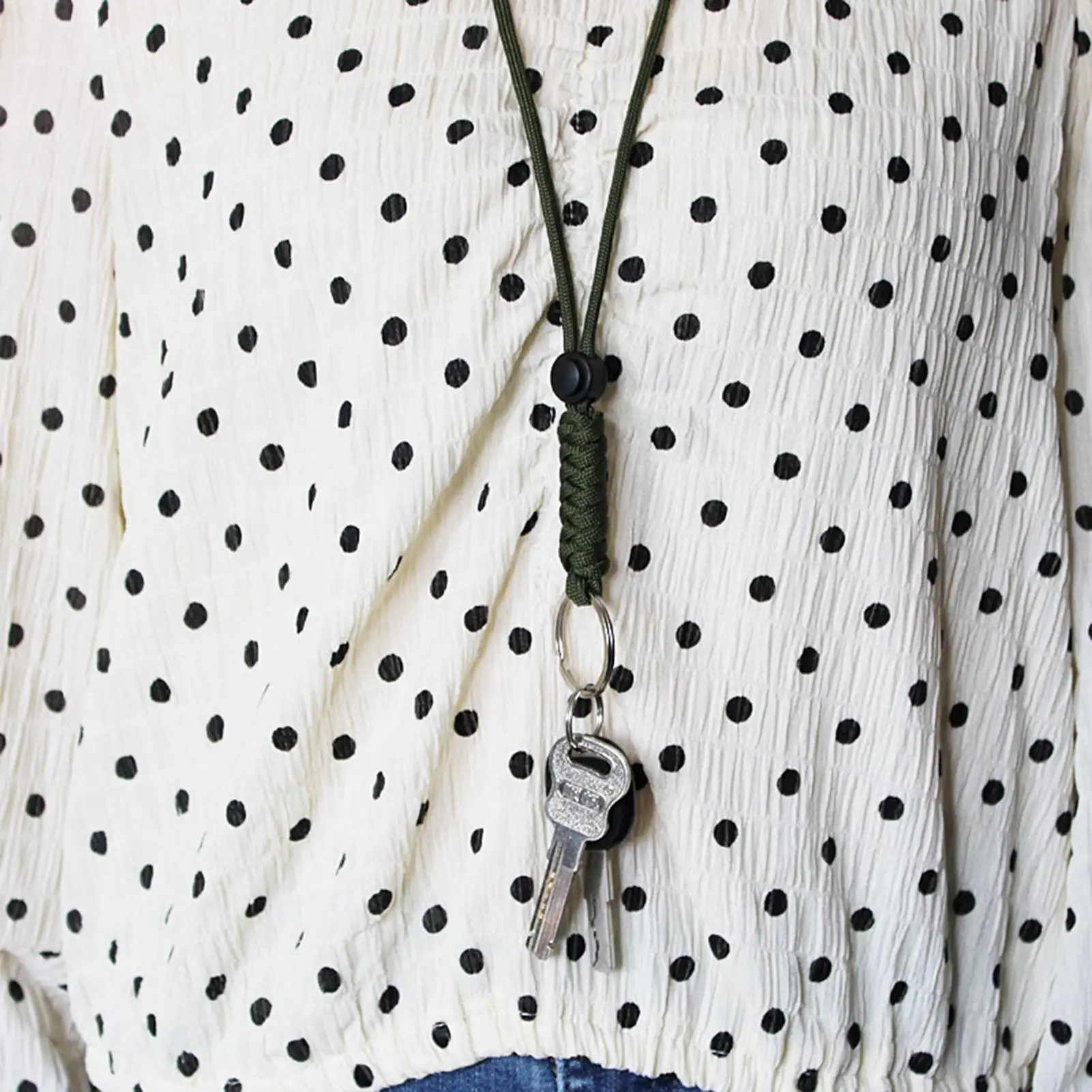 Плетеный ремешок для ключей, прочный ремешок из паракорда, ожерелье, регулируемая длина, ремень со свистком для пеших прогулок, верховой езды, бега
Плетеный ремешок для ключей, прочный ремешок из паракорда, ожерелье, регулируемая длина, ремень со свистком для пеших прогулок, верховой езды, бега 