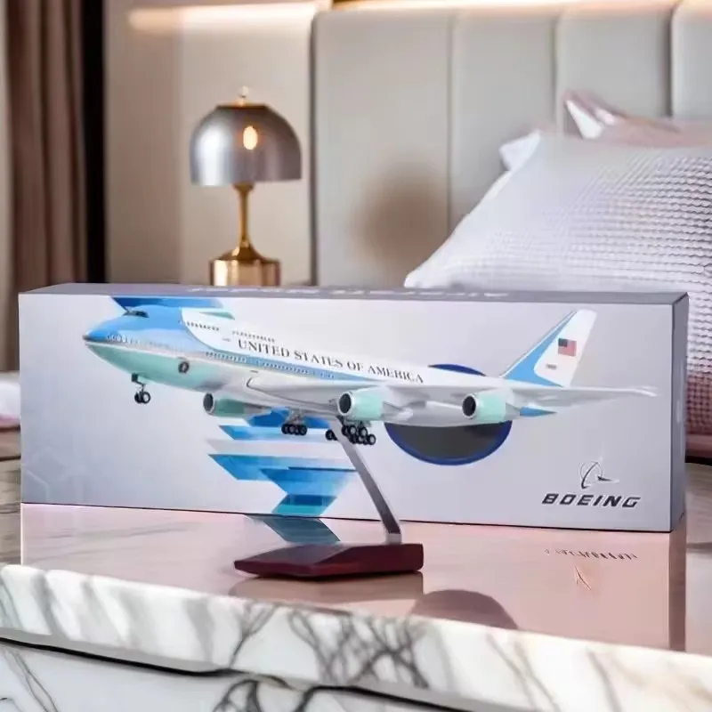 New 1:150 Scale Diecast Model Civil Airliner Prototype Aircraft Series Boeing B747/B787 Air Force Airplane With Light Display
New 1:150 Scale Diecast Model Civil Airliner Prototype Aircraft Series Boeing B747/B787 Air Force Airplane With Light Display