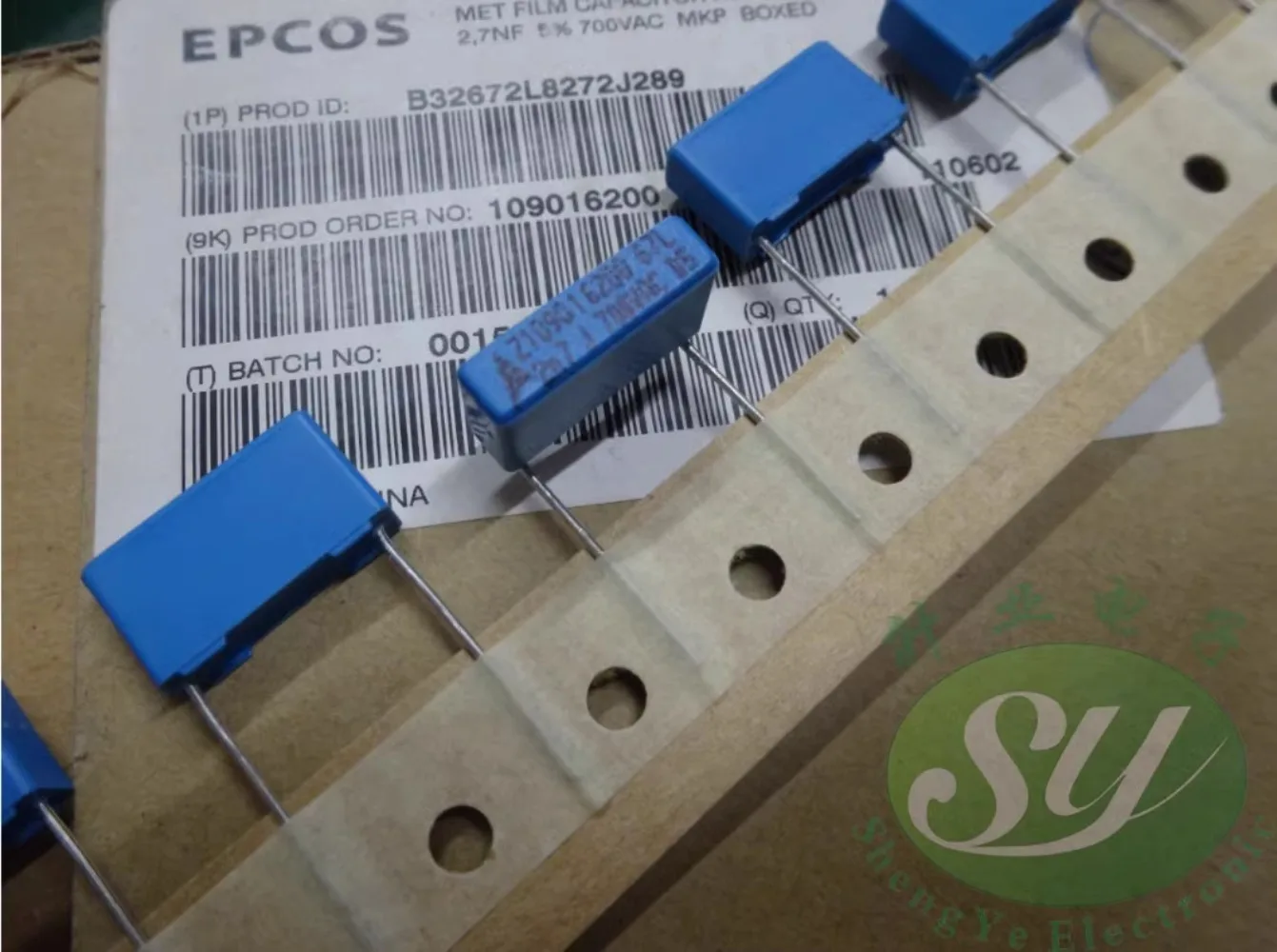 20PCS EPCOS 0.0027uf/700vAC 2.7nf 2700pf 2n7 New 15MM film capacitor B32672L8272J
20PCS EPCOS 0.0027uf/700vAC 2.7nf 2700pf 2n7 New 15MM film capacitor B32672L8272J