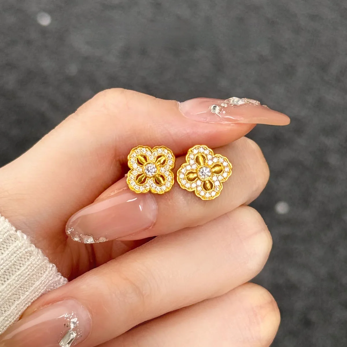 100% K14 Gold Romantic Zircon Earring for Women Real Gold Color Engagement Wedding Fine Earring Jewelry Gifts
100% K14 Gold Romantic Zircon Earring for Women Real Gold Color Engagement Wedding Fine Earring Jewelry Gifts