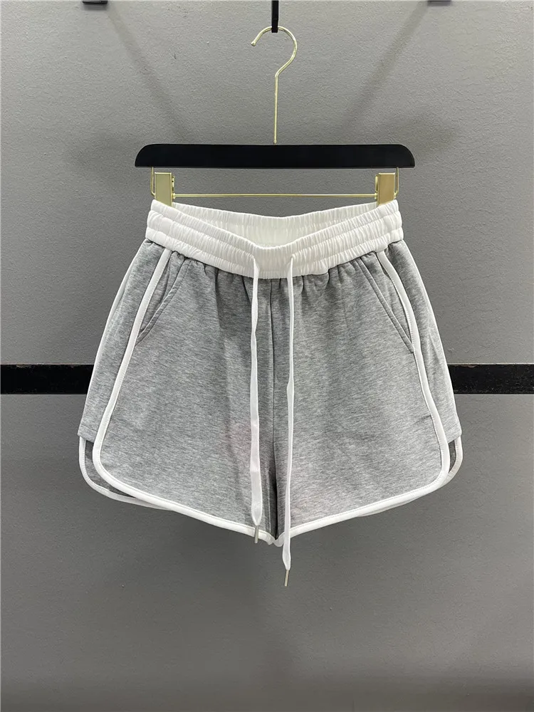Color Block Casual Sports Shorts Women's Loose Elastic Waist Drawstring Slim A-Line Wide Leg Hot Pants Spring Summer New Style
Color Block Casual Sports Shorts Women's Loose Elastic Waist Drawstring Slim A-Line Wide Leg Hot Pants Spring Summer New Style