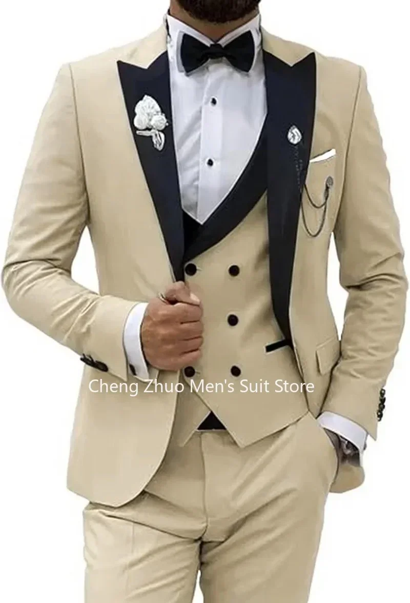 Men's Stylish 3-Piece Tuxedo Set with Peak Lapel Blazer Vest And Pants Elegant Wedding Business Suit Regular Fit
Men's Stylish 3-Piece Tuxedo Set with Peak Lapel Blazer Vest And Pants Elegant Wedding Business Suit Regular Fit
