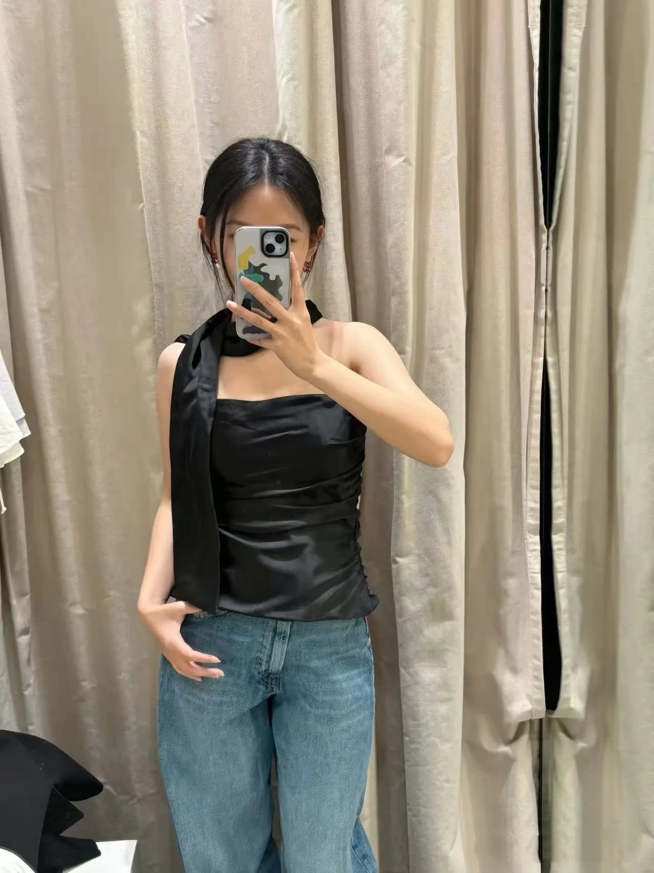 Spring Summer 2025 New Women's Silk Satin Scarf Folded Tube Top Women's Fashion Polyester Fiber Short Style Pure Color Vest
Spring Summer 2025 New Women's Silk Satin Scarf Folded Tube Top Women's Fashion Polyester Fiber Short Style Pure Color Vest