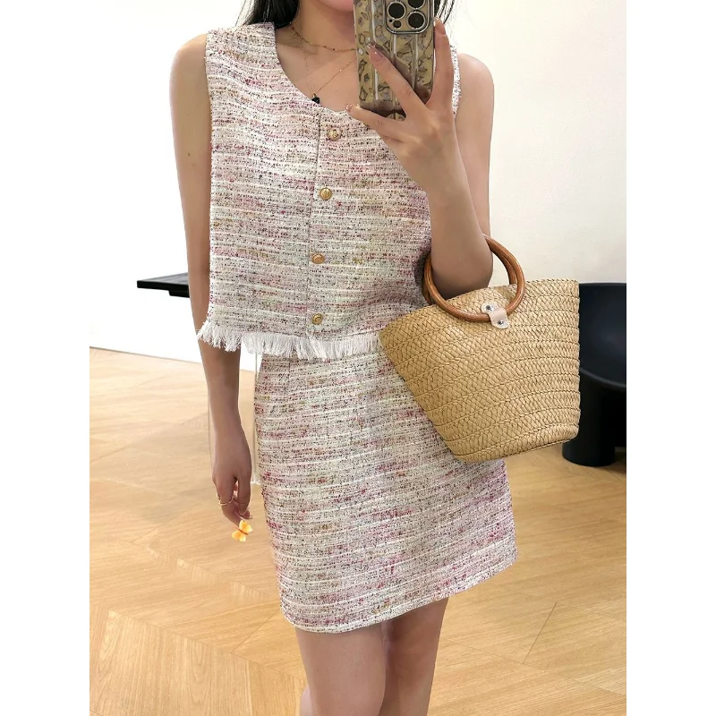 Korea Sleeveless Girls Tassel Top + Short Skirt Suits Summer Loose Round Collar Thin Tweed Chic Sweet Women Two-piece Set Outfit
Korea Sleeveless Girls Tassel Top + Short Skirt Suits Summer Loose Round Collar Thin Tweed Chic Sweet Women Two-piece Set Outfit