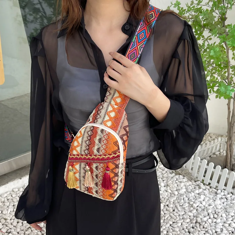 Women Folk Style Waist Bags with Adjustable Strap Variegated Color Fanny Pack with Fringe Decor Pochete Feminina Riñonera Belt
Women Folk Style Waist Bags with Adjustable Strap Variegated Color Fanny Pack with Fringe Decor Pochete Feminina Riñonera Belt