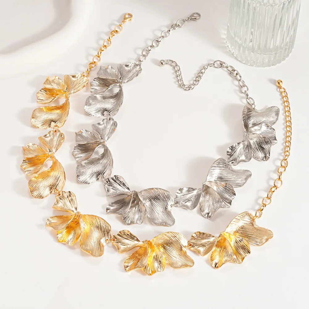Creative Punk Flower Choker Necklace Gold Color Retro Irregular Petals Necklace Vintage Jewelry Accessories Metal Choker Summer
Creative Punk Flower Choker Necklace Gold Color Retro Irregular Petals Necklace Vintage Jewelry Accessories Metal Choker Summer