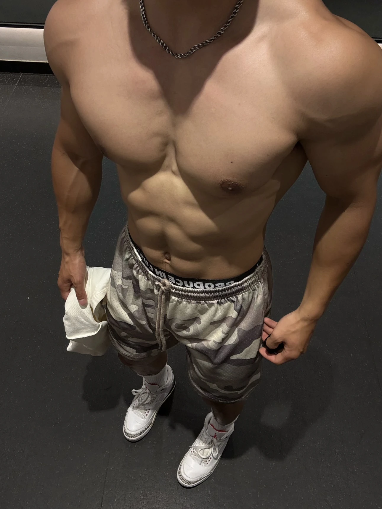 Летние американские ретро камуфляжные дышащие шнурки для мужчин, повседневные, свободные, универсальные, до колена, модные, четырехугольные 
Летние американские ретро камуфляжные дышащие шнурки для мужчин, повседневные, свободные, универсальные, до колена, модные, четырехугольные