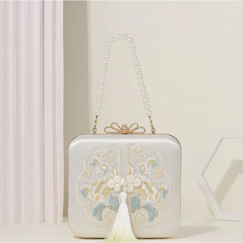 Women Evening Bags Exquisite Luxury Designer Party Clutch Tassel Bag Female Shoulder Bag Purses Handbag Wedding Banquet
Women Evening Bags Exquisite Luxury Designer Party Clutch Tassel Bag Female Shoulder Bag Purses Handbag Wedding Banquet
