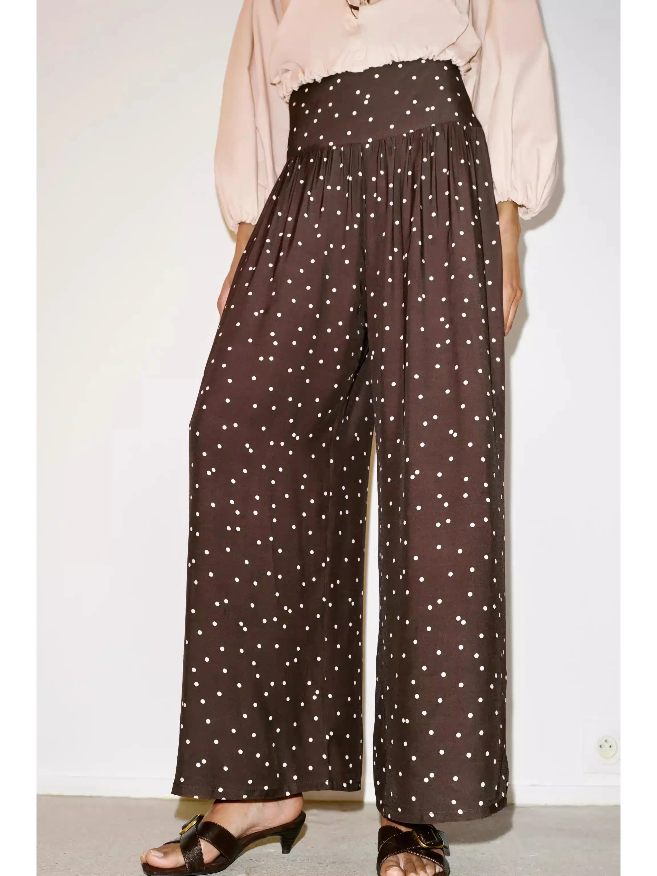 Spring New Arrival Women's High Waist Wide Leg Pants Chinese Style Pleated Polka Dot Trousers Ethnic Fashion Ladies' Jeans
Spring New Arrival Women's High Waist Wide Leg Pants Chinese Style Pleated Polka Dot Trousers Ethnic Fashion Ladies' Jeans