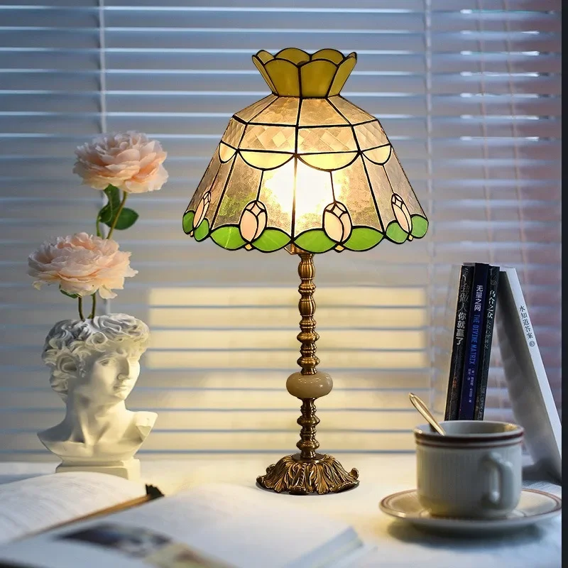 GHJUYIOL Glass American style retro living room, desk lamp, bedroom, bedside study, living room sofa creative and minimalist Fre
GHJUYIOL Glass American style retro living room, desk lamp, bedroom, bedside study, living room sofa creative and minimalist Fre