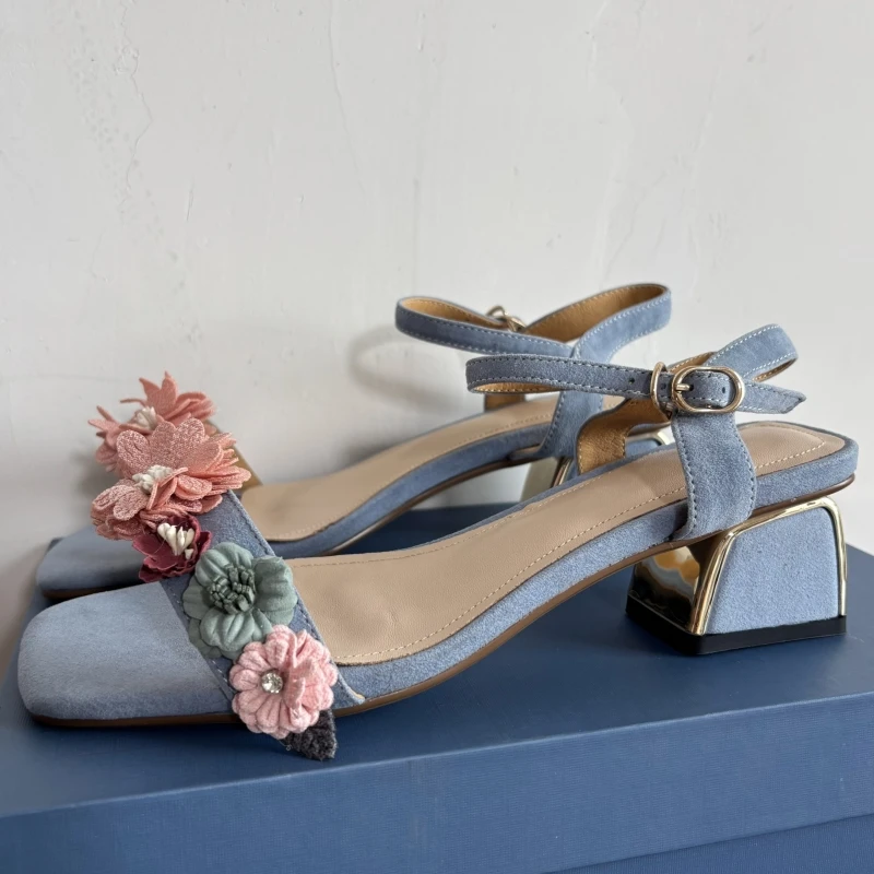 Fashion Sweet Flowers Women's Suede Sandals Leather Summer Shoes Square Toe Block Low Heels Elegant Party Flip Flop Shoes Ladies
Fashion Sweet Flowers Women's Suede Sandals Leather Summer Shoes Square Toe Block Low Heels Elegant Party Flip Flop Shoes Ladies