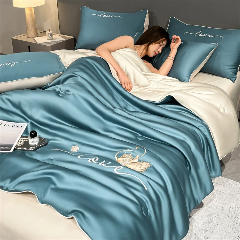 Simple Solid Color Embroidery Washed Ice Silk Single Summer Quilt
Simple Solid Color Embroidery Washed Ice Silk Single Summer Quilt