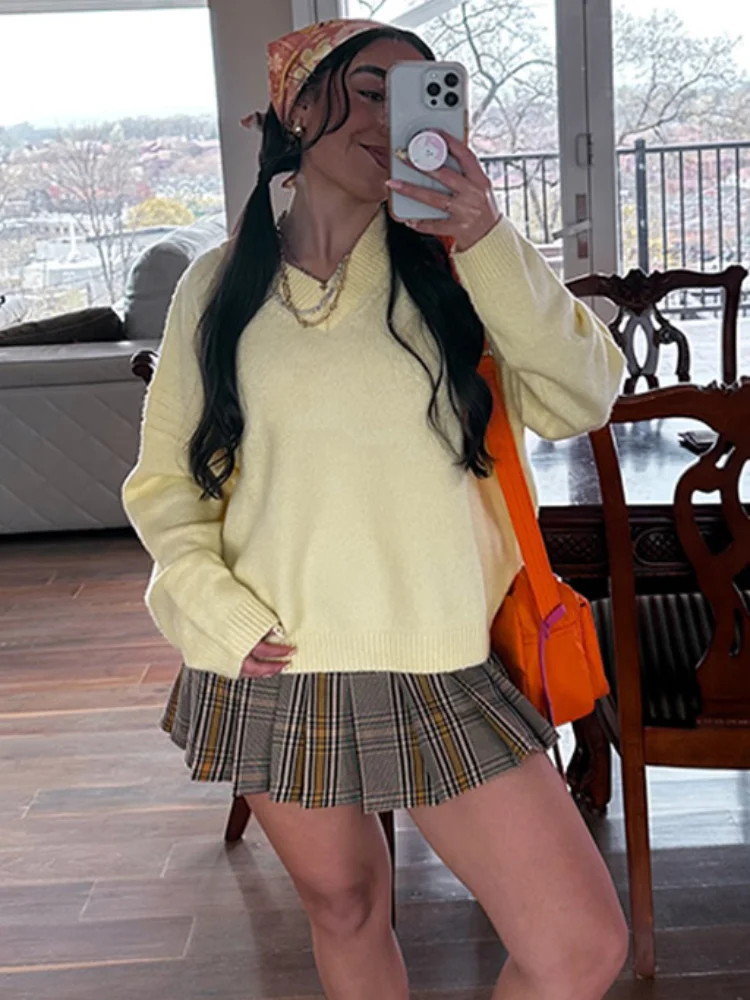 Butter Yellow V-neck Knitted Pullover Women Fashion Long Sleeves Loose Mohair Sweater 2025 Lady Daily High Street Outerwear New
Butter Yellow V-neck Knitted Pullover Women Fashion Long Sleeves Loose Mohair Sweater 2025 Lady Daily High Street Outerwear New