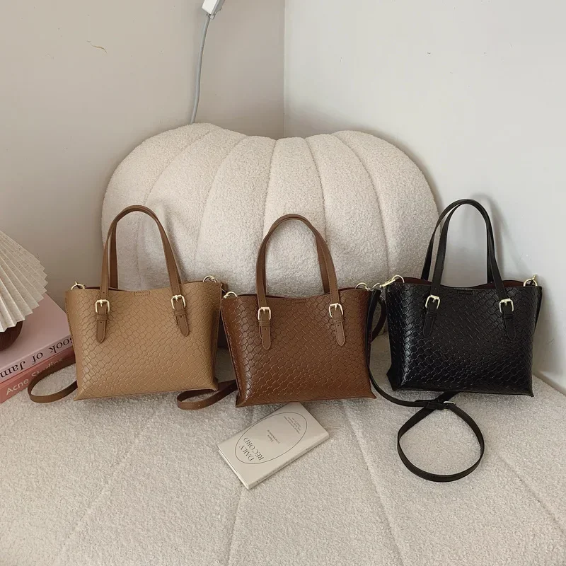 2025 New Luxury Bucket Bag Women Versatile Tote Shoulder Crossbody Bag Textured Office Commute Bestseller
2025 New Luxury Bucket Bag Women Versatile Tote Shoulder Crossbody Bag Textured Office Commute Bestseller