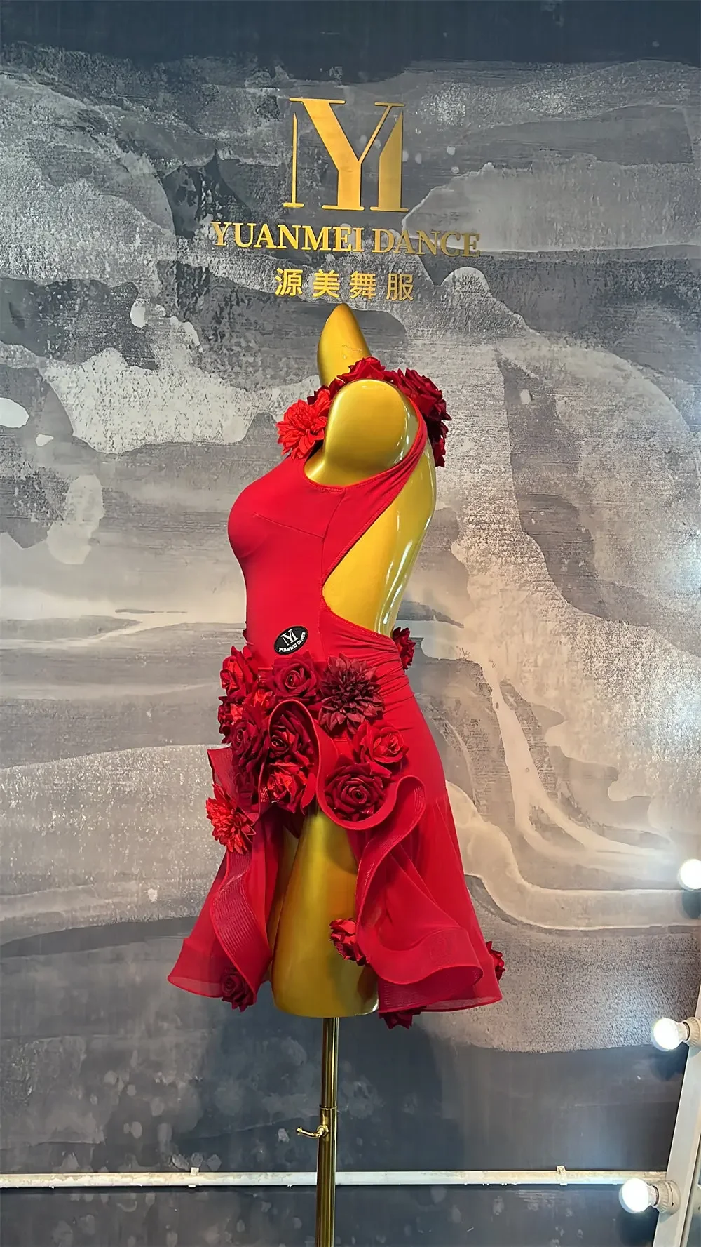 Women High End Custom Rose Series Dance Dress Water Diamond Heavy Big Skirt Tango Samba Competition Stage Performance Costume
Women High End Custom Rose Series Dance Dress Water Diamond Heavy Big Skirt Tango Samba Competition Stage Performance Costume