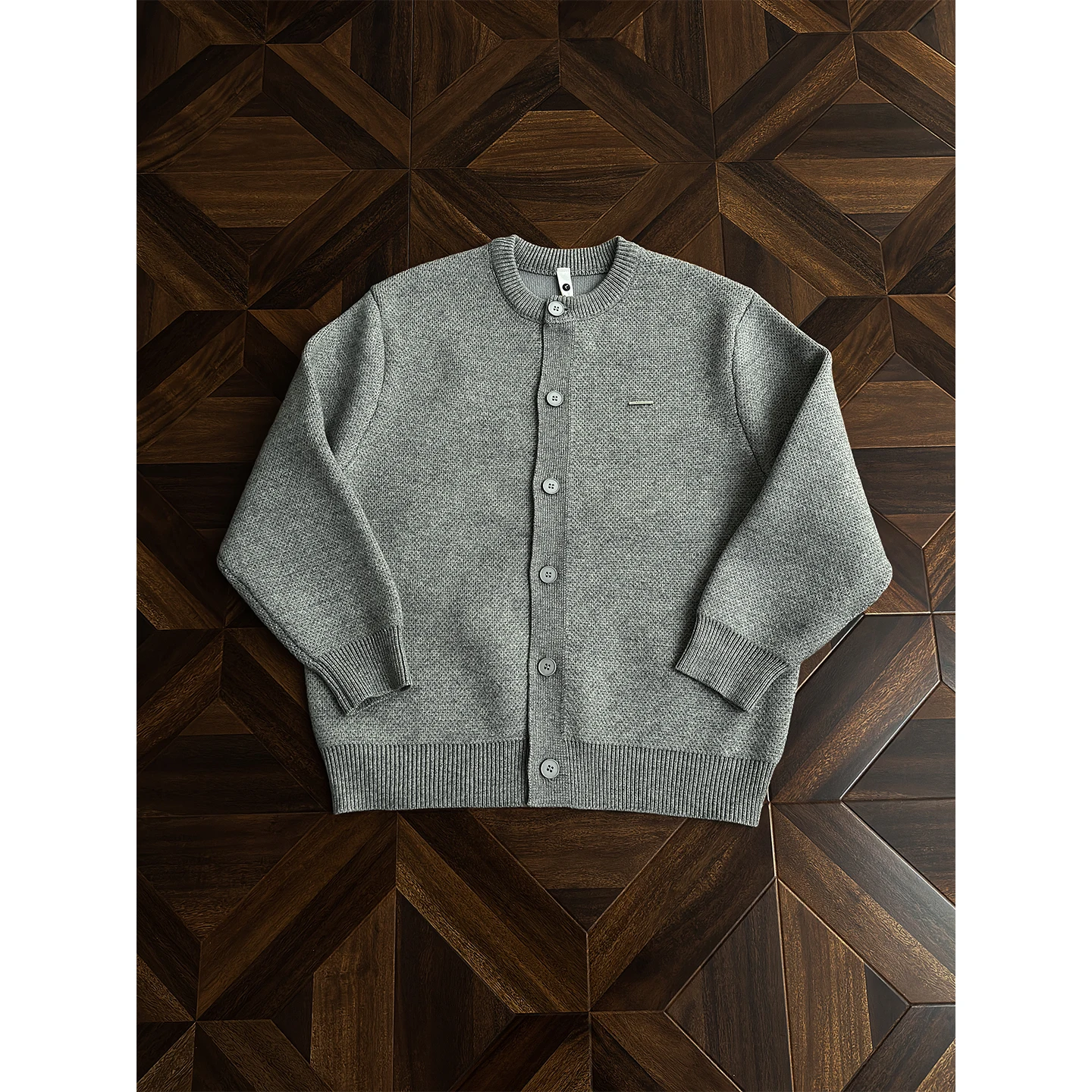 Мужской вязаный кардиган с круглым вырезом, осенне-зимний, повседневный, простой, в стиле ретро, очень привлекательный, для молодежи
Мужской вязаный кардиган с круглым вырезом, осенне-зимний, повседневный, простой, в стиле ретро, очень привлекательный, для молодежи