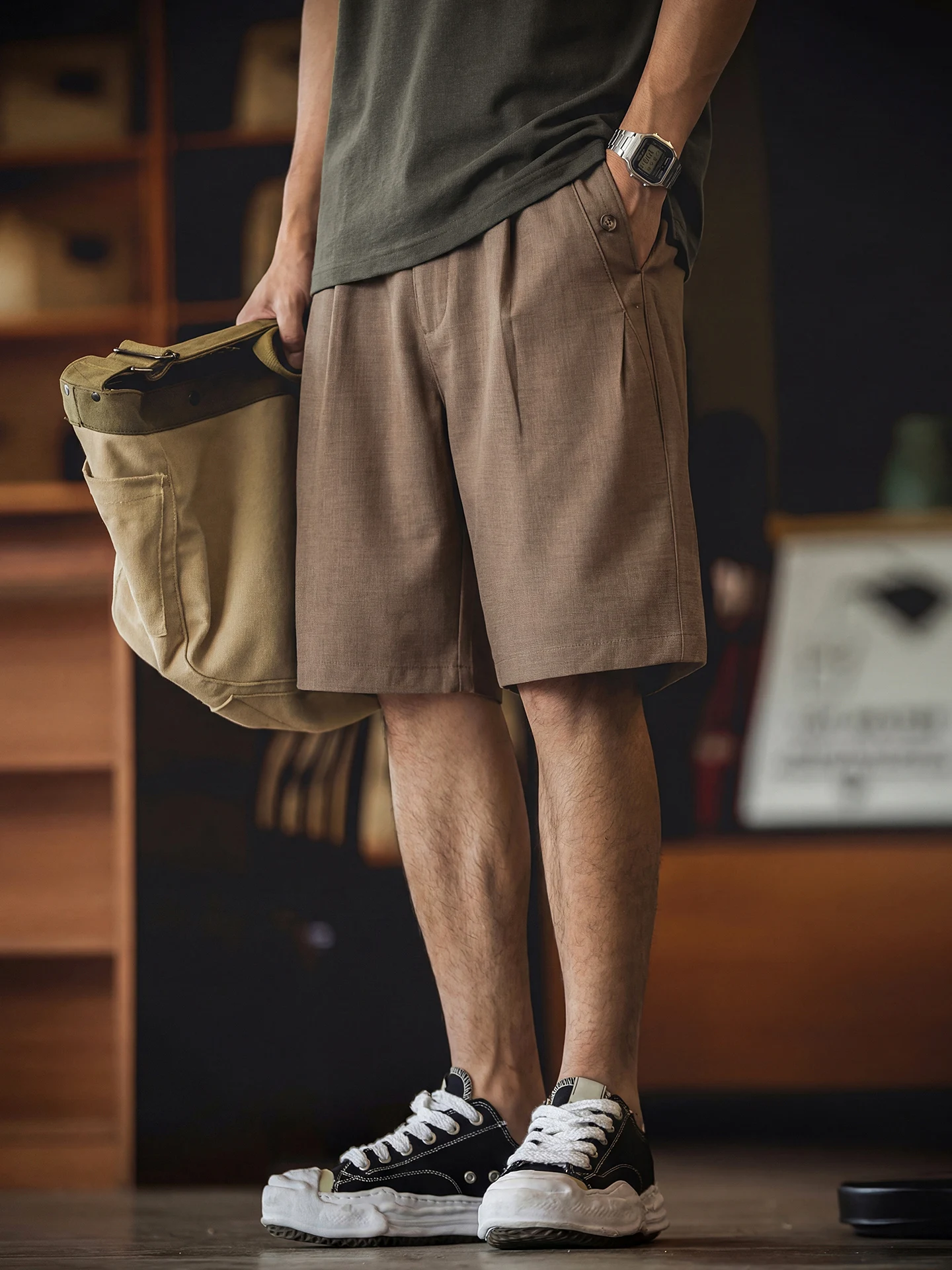 American Retro Men's Casual Five-Quarter Shorts Summer New Style Loose Comfortable Double Pleat Anti-Wrinkle Commute Mid-Pants
American Retro Men's Casual Five-Quarter Shorts Summer New Style Loose Comfortable Double Pleat Anti-Wrinkle Commute Mid-Pants