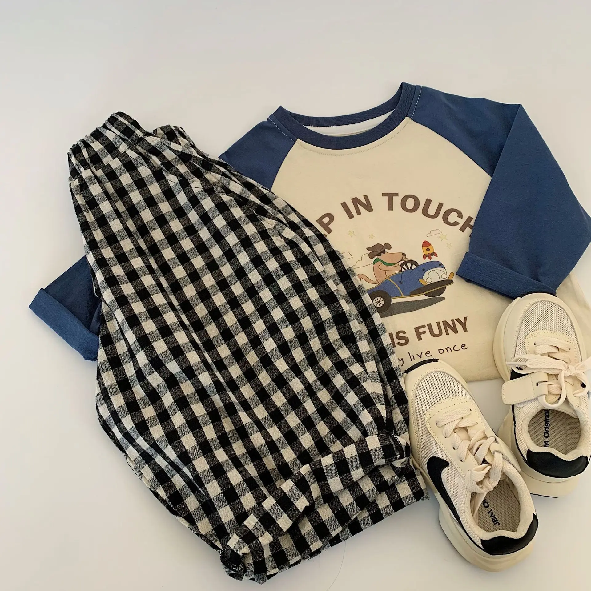 Children's Casual Pants 2025 Spring Boys' Checkered Pants Retro Sports Black and White Checkered Korean Version Western-style
Children's Casual Pants 2025 Spring Boys' Checkered Pants Retro Sports Black and White Checkered Korean Version Western-style