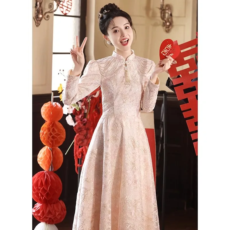 Новое осенне-зимнее свадебное платье в китайском стиле для помолвки и свадебной церемонии, женское, с длинными рукавами, модное
Новое осенне-зимнее свадебное платье в китайском стиле для помолвки и свадебной церемонии, женское, с длинными рукавами, модное