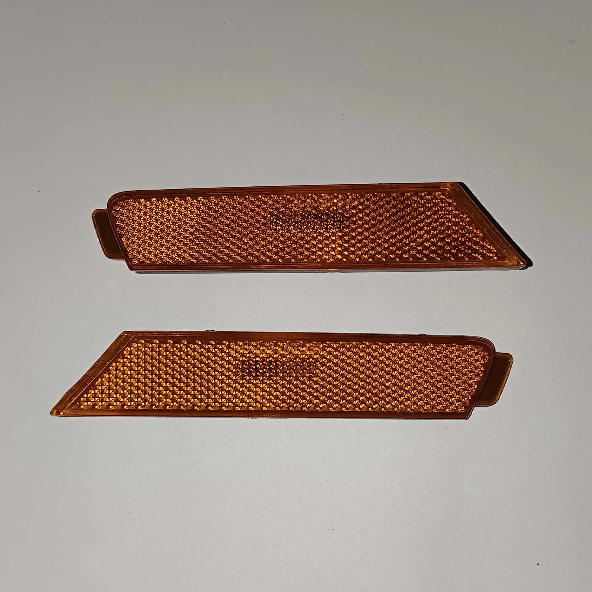 For Chevrolet Camaro 2010-2015 front bumper turn signal lights, corner lights, and signal lights 92246244 92246245
For Chevrolet Camaro 2010-2015 front bumper turn signal lights, corner lights, and signal lights 92246244 92246245