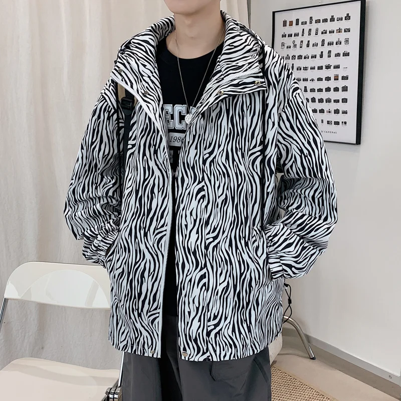Autumn Men's Zebra Stripes Jackets Coats Fashion Streetwear Outerwear Oversized Hooded Windbreaker Hip Hop Large Size Clothing
Autumn Men's Zebra Stripes Jackets Coats Fashion Streetwear Outerwear Oversized Hooded Windbreaker Hip Hop Large Size Clothing