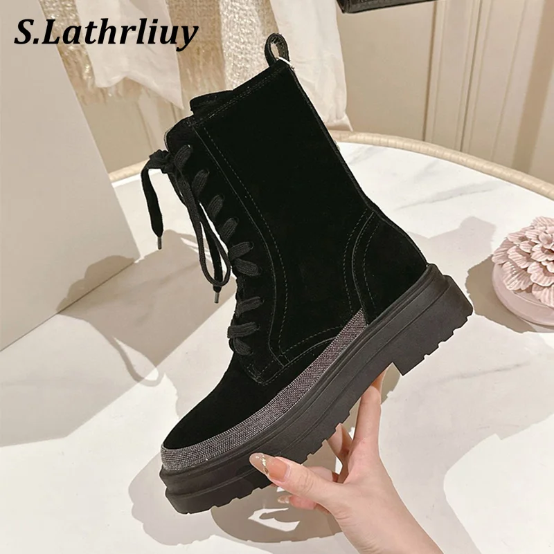 2024 Autumn Winter Flat Thick Bottom Fashion Riding Boots Women's Suede String Bead Snow Boots Round Toe Lace Up Ankle Botas
2024 Autumn Winter Flat Thick Bottom Fashion Riding Boots Women's Suede String Bead Snow Boots Round Toe Lace Up Ankle Botas
