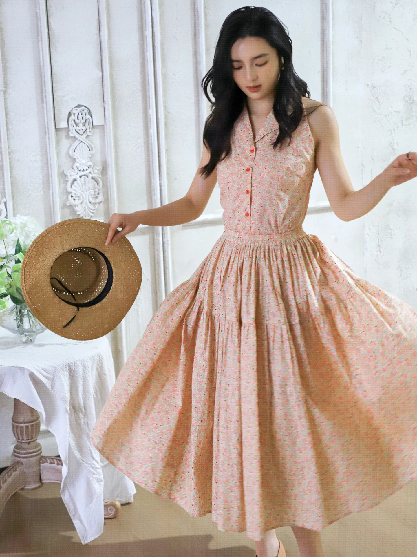 Retro Floral Print Halter Neck Midi Dress Women's Summer Gentle Style Skirt Set Breathable Cotton Two-Piece Suit High Waist
Retro Floral Print Halter Neck Midi Dress Women's Summer Gentle Style Skirt Set Breathable Cotton Two-Piece Suit High Waist