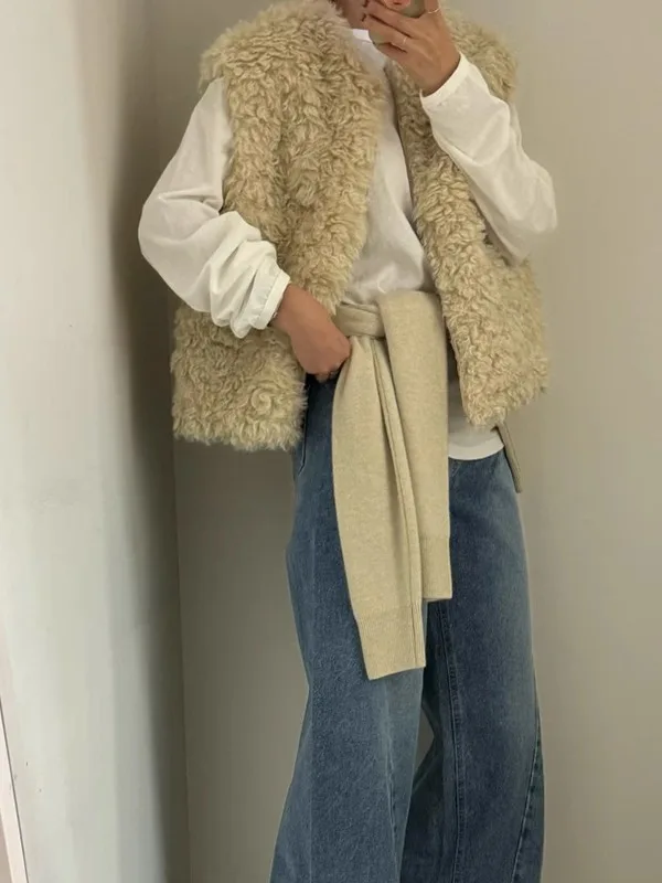 Korean Style Casual Versatile Lamb Fur Vest Cardigan Women's Autumn Winter New Gentle Age-Defying Layering Vest Tank Top
Korean Style Casual Versatile Lamb Fur Vest Cardigan Women's Autumn Winter New Gentle Age-Defying Layering Vest Tank Top
