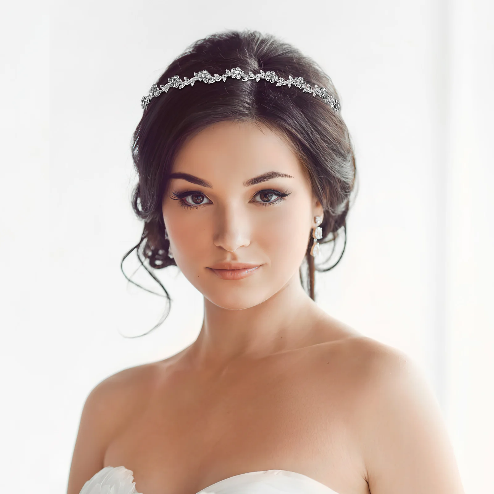 Elegant Design Tiara Headband with Sparkling Rhinestones for Bridal Wedding Party Prom Daily Wear Silver
Elegant Design Tiara Headband with Sparkling Rhinestones for Bridal Wedding Party Prom Daily Wear Silver