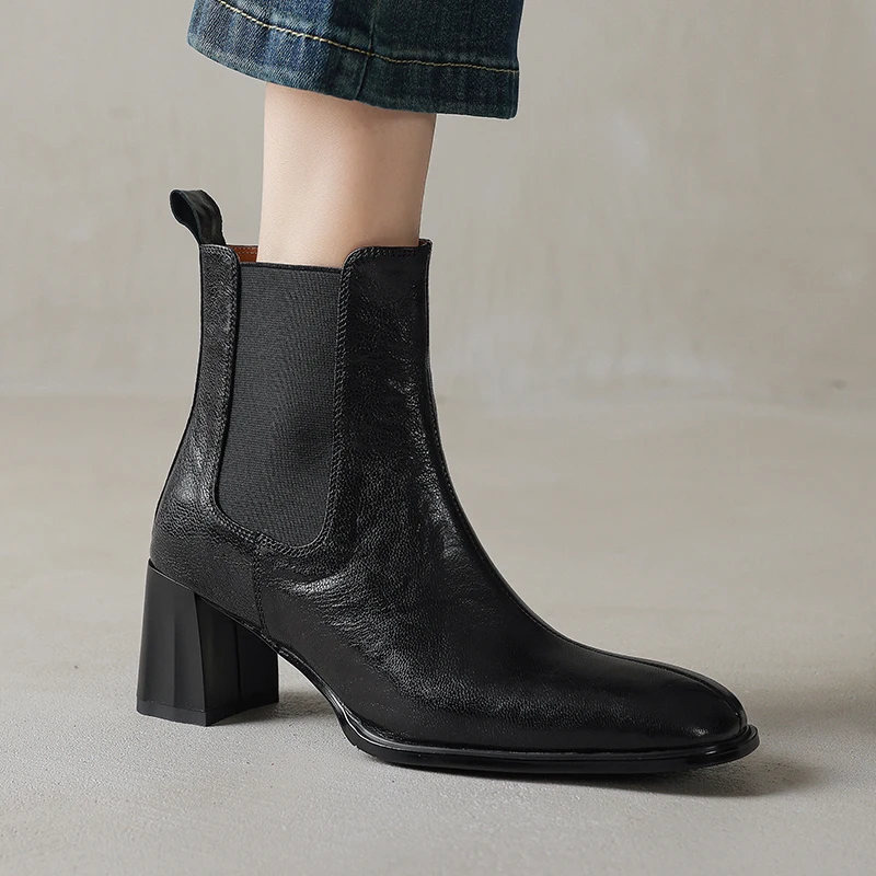 Women's Leather Chelsea Boots Square Toe Block Heel with Elastic Side Panels and Rear Pull Tab 2.36 Inch Heel
Women's Leather Chelsea Boots Square Toe Block Heel with Elastic Side Panels and Rear Pull Tab 2.36 Inch Heel