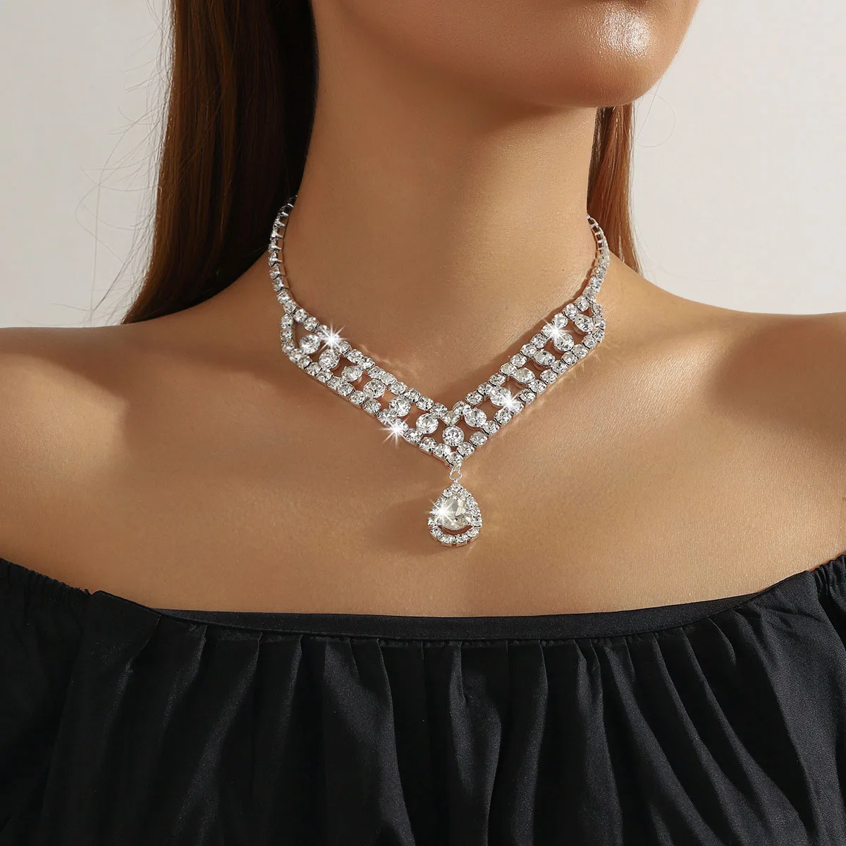 Sparkling Teardrop Crystal Necklace Elegant Rhinestone Women Choker Necklace Bridal Wedding Party Jewelry Gift
Sparkling Teardrop Crystal Necklace Elegant Rhinestone Women Choker Necklace Bridal Wedding Party Jewelry Gift