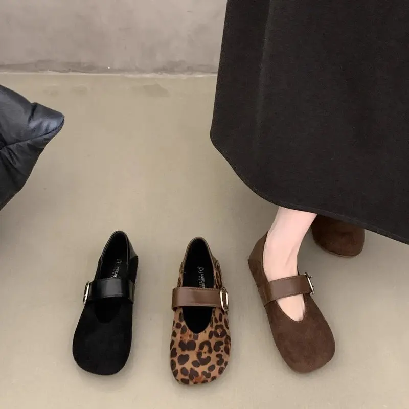 Retro Flat Bottom Comfortable Mary Jane Bean Shoes Women's Outdoor Wear Spring New Style Versatile Single Shoes Buck Ken Shoes
Retro Flat Bottom Comfortable Mary Jane Bean Shoes Women's Outdoor Wear Spring New Style Versatile Single Shoes Buck Ken Shoes
