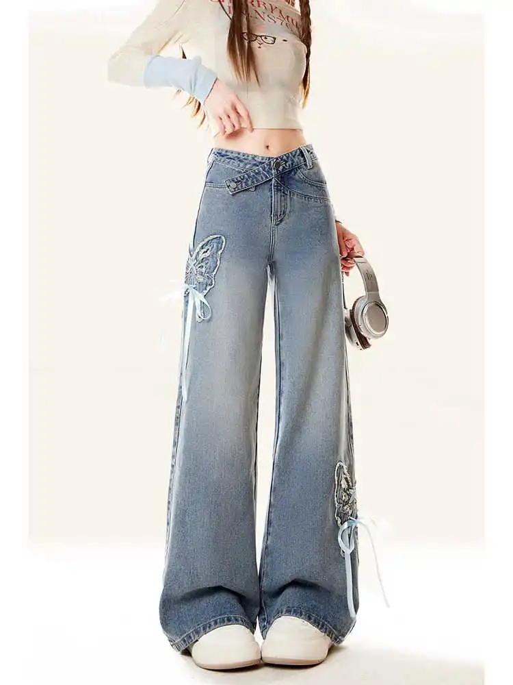 Модные женские джинсы с нашивкой-бабочкой и высокой талией, синие потертые широкие джинсовые брюки, весенне-осенние повседневные прямые брюки
Модные женские джинсы с нашивкой-бабочкой и высокой талией, синие потертые широкие джинсовые брюки, весенне-осенние повседневные прямые брюки
