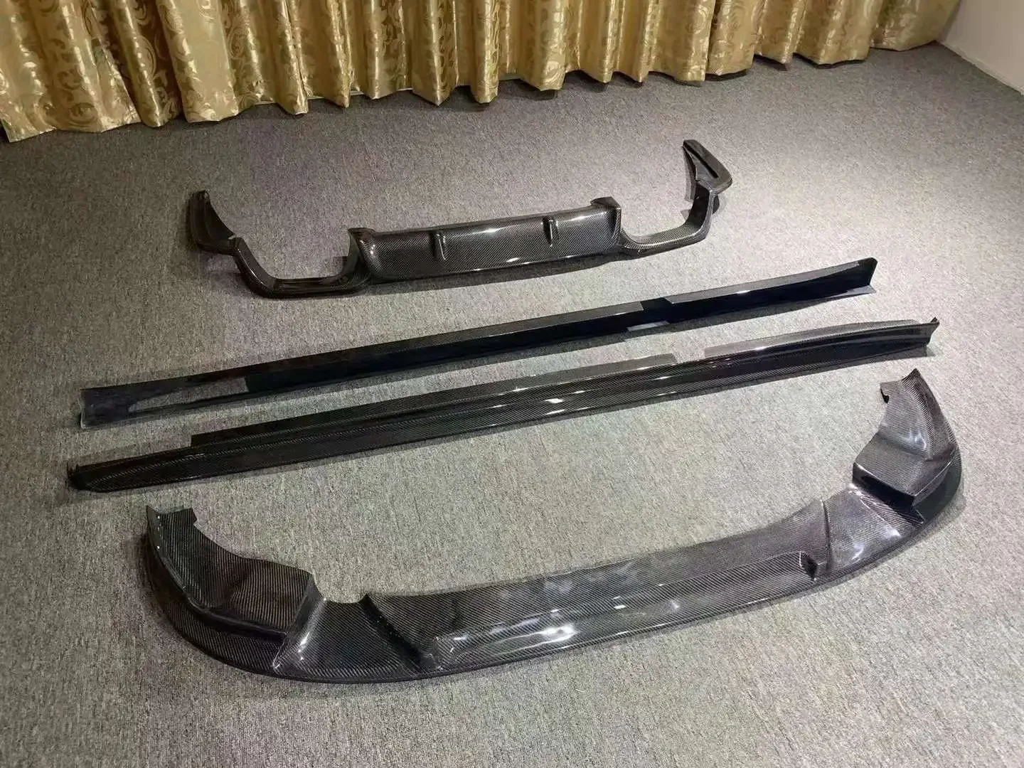 Wet Carbon Fiber Front Lip Rear Diffuser Bodykit For F97 X3M F98 X4 3D Stycle Side SkirtHigh quality
Wet Carbon Fiber Front Lip Rear Diffuser Bodykit For F97 X3M F98 X4 3D Stycle Side SkirtHigh quality