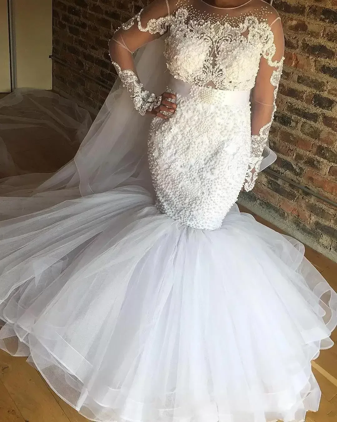 Customized Mermaid Wedding Dresses Sheer Neck Long Sleeves Lace Appliques Beaded Illusion Plus Size Black Girl Bridal Gowns Cust
Customized Mermaid Wedding Dresses Sheer Neck Long Sleeves Lace Appliques Beaded Illusion Plus Size Black Girl Bridal Gowns Cust