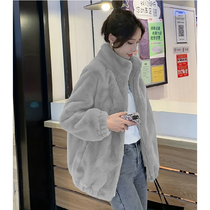 Женская утепленная куртка из овечьей шерсти на флисовой подкладке, осенне-зимняя, больших размеров, свободного кроя, средней длины, повседневная, для поездок на работу
Женская утепленная куртка из овечьей шерсти на флисовой подкладке, осенне-зимняя, больших размеров, свободного кроя, средней длины, повседневная, для поездок на работу