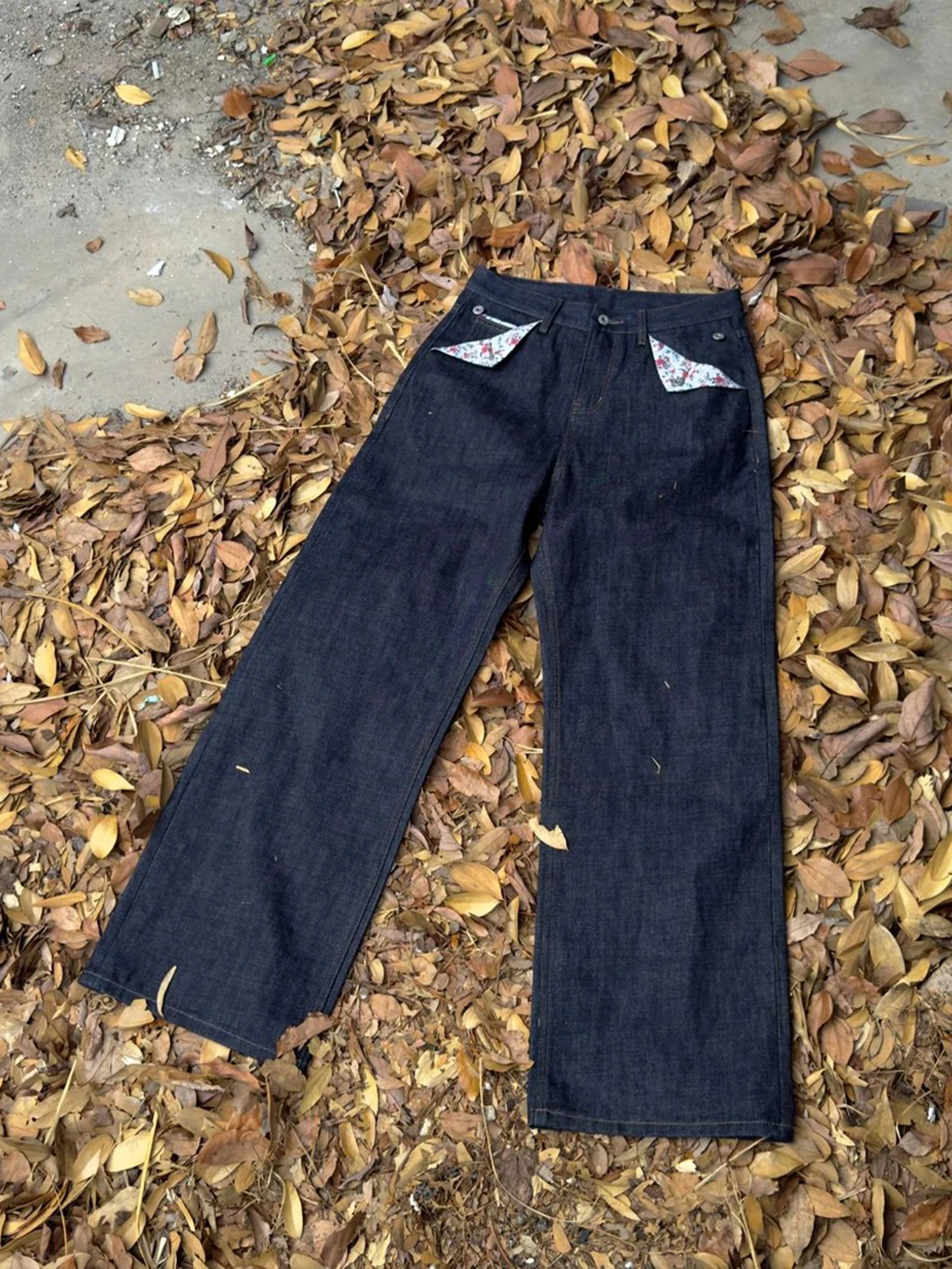 Red d Original Jeans Embroidered Men's A-Line Heavy Du Knife Design Floral Wide Leg Casual Jeans mid Waist Zipper
Red d Original Jeans Embroidered Men's A-Line Heavy Du Knife Design Floral Wide Leg Casual Jeans mid Waist Zipper