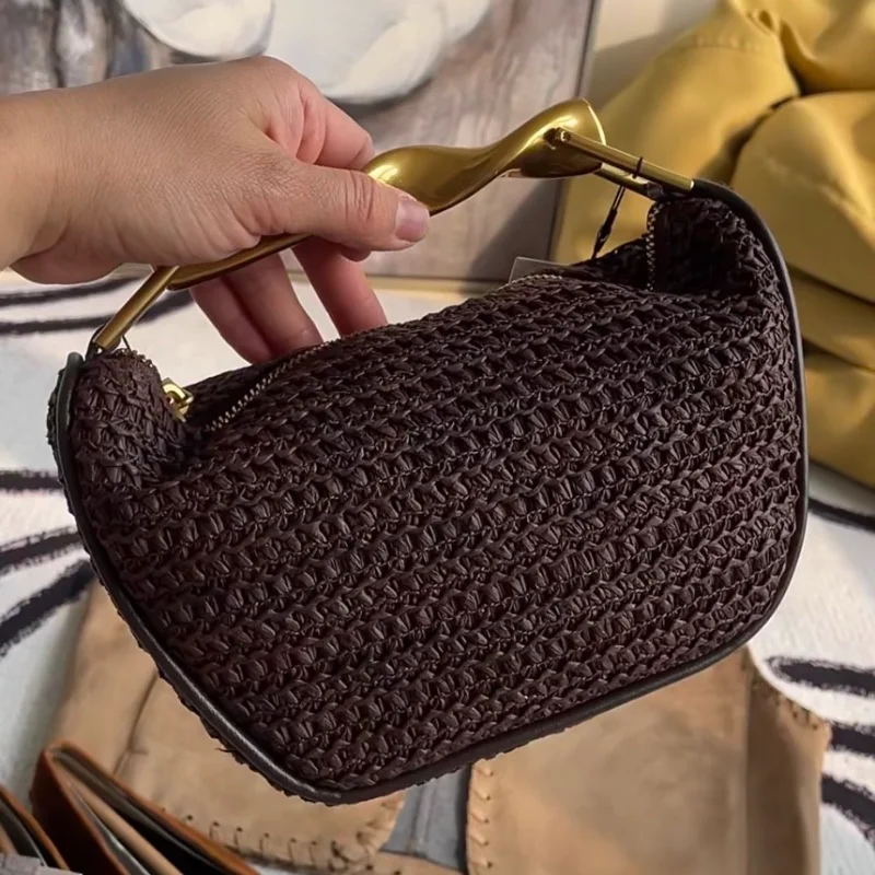 Брендовый женский клатч с металлической ручкой, мини-цепочка через плечо, плетеная сумка на молнии, изысканный кошелек ручной ротанги, пляжные сумки в форме полумесяца
Брендовый женский клатч с металлической ручкой, мини-цепочка через плечо, плетеная сумка на молнии, изысканный кошелек ручной ротанги, пляжные сумки в форме полумесяца
