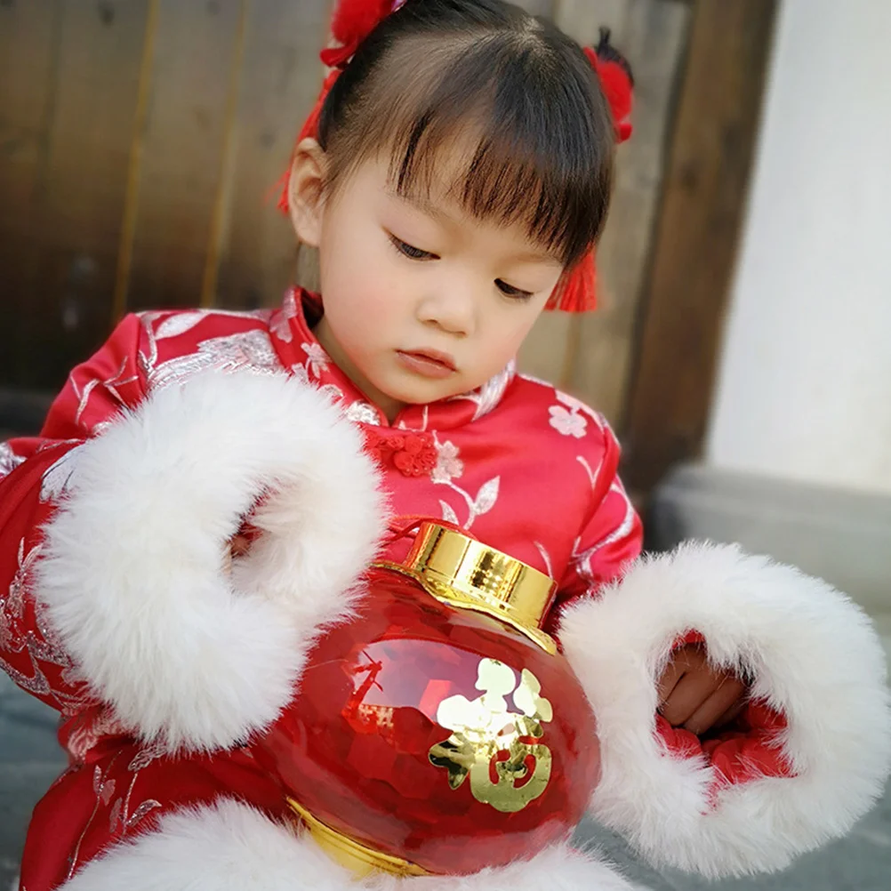 Handheld LED Lantern Red Color Premium Plastic Festive Decorations Reusable Indoor Outdoor Christmas Wedding Birthday Party
Handheld LED Lantern Red Color Premium Plastic Festive Decorations Reusable Indoor Outdoor Christmas Wedding Birthday Party